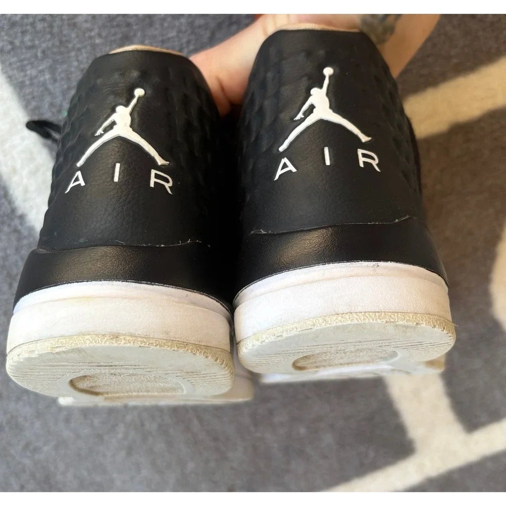 Nike Boys Air Jordan Academy 844520 012 Black Basketball Shoes Sneaker Size 4.5Y